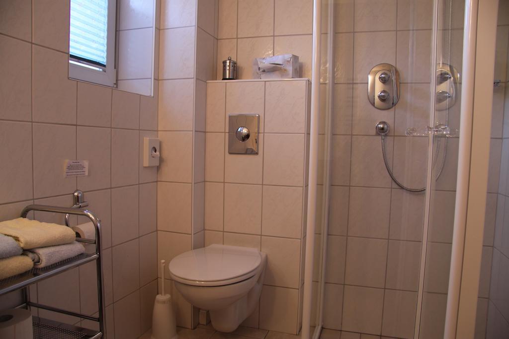 Ferienwohnungen Landgasthof Gilsbach Winterberg Phòng bức ảnh