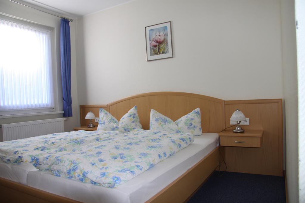 Ferienwohnungen Landgasthof Gilsbach Winterberg Phòng bức ảnh