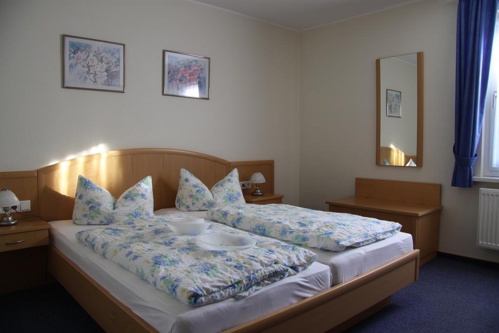 Ferienwohnungen Landgasthof Gilsbach Winterberg Phòng bức ảnh
